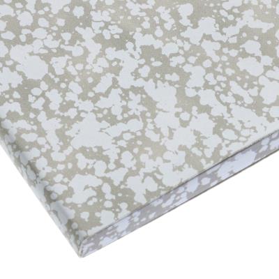 CUADERNO MR8193 A5 LISO CORTE ESTAMPADO GRIS B&W2BLACK OR WHITE