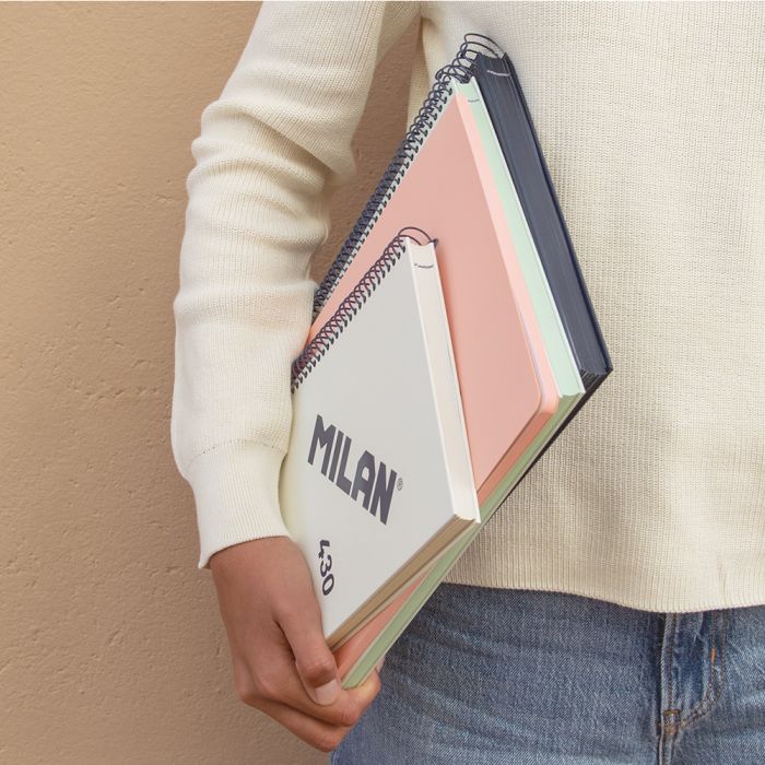 CUADERNO MILAN 57153E80SNCBG TAPA DURA A5 CON ESPIRAL 80 H. PAPEL CUADRICULA DE 95 GR. COLECCION 430 SINCE 1918 BEIGE