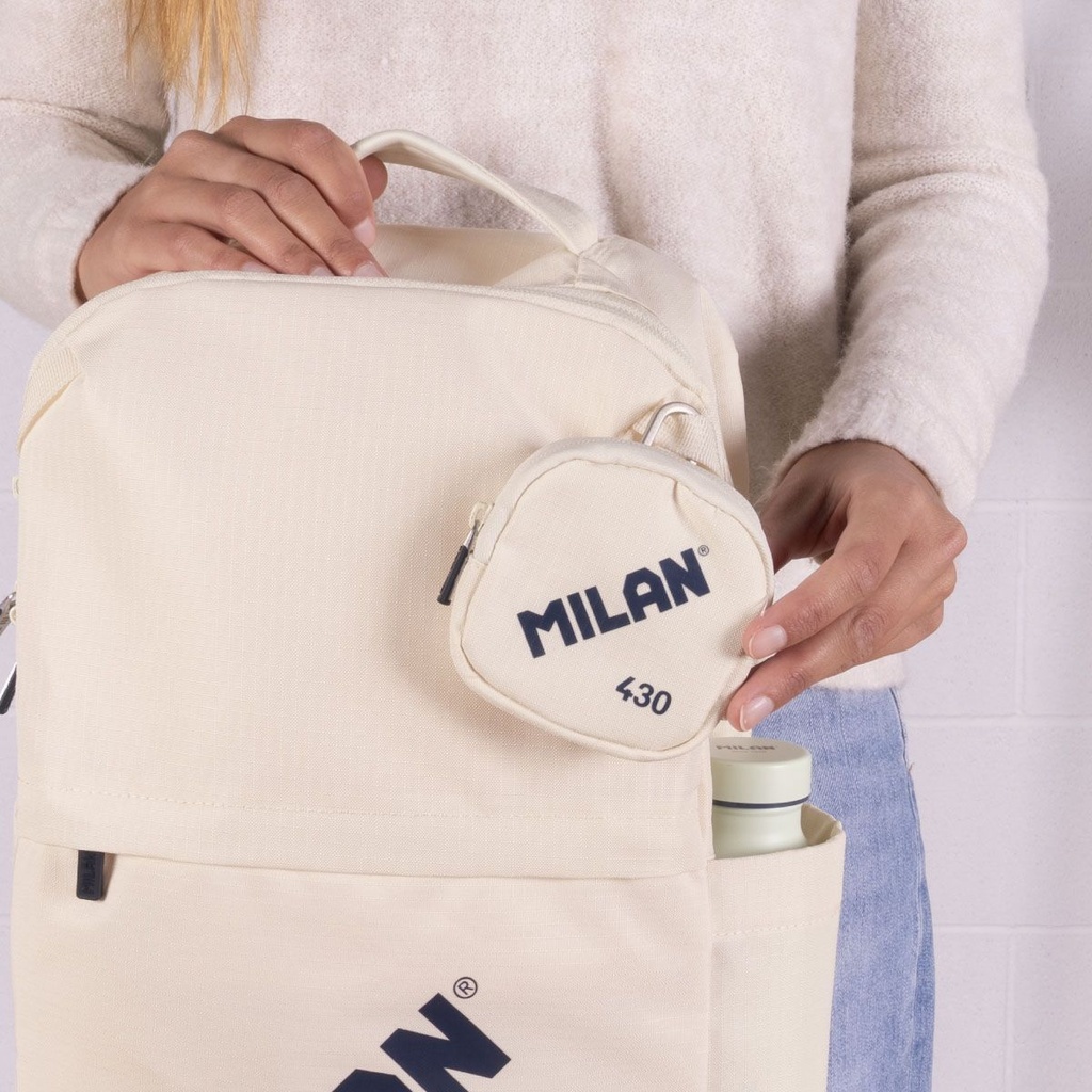 MOCHILA MILAN 624201SNCBG COLECCION 430 SINCE 1918 BEIGE CON CIERRE BLOQUEABLE